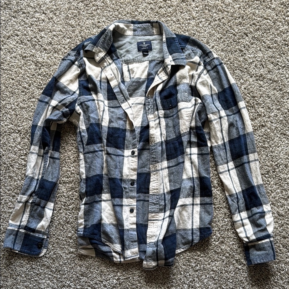 American Eagle Outfitters Blue and White Casual Button Down Shirt